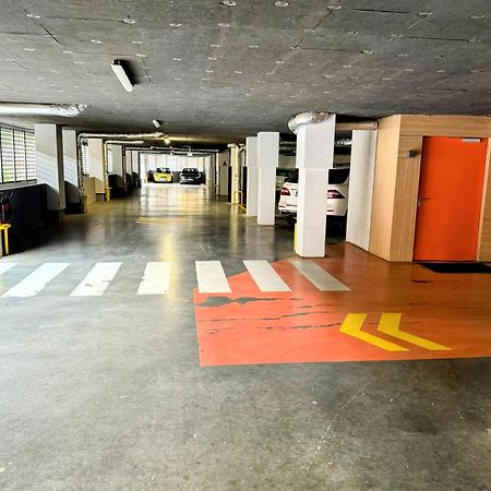 Stylish Apartment Getaway With Self Check-In And Free Parking Lot Arad Exterior foto