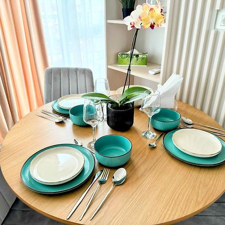 Stylish Apartment Getaway With Self Check-In And Free Parking Lot Arad Exterior foto