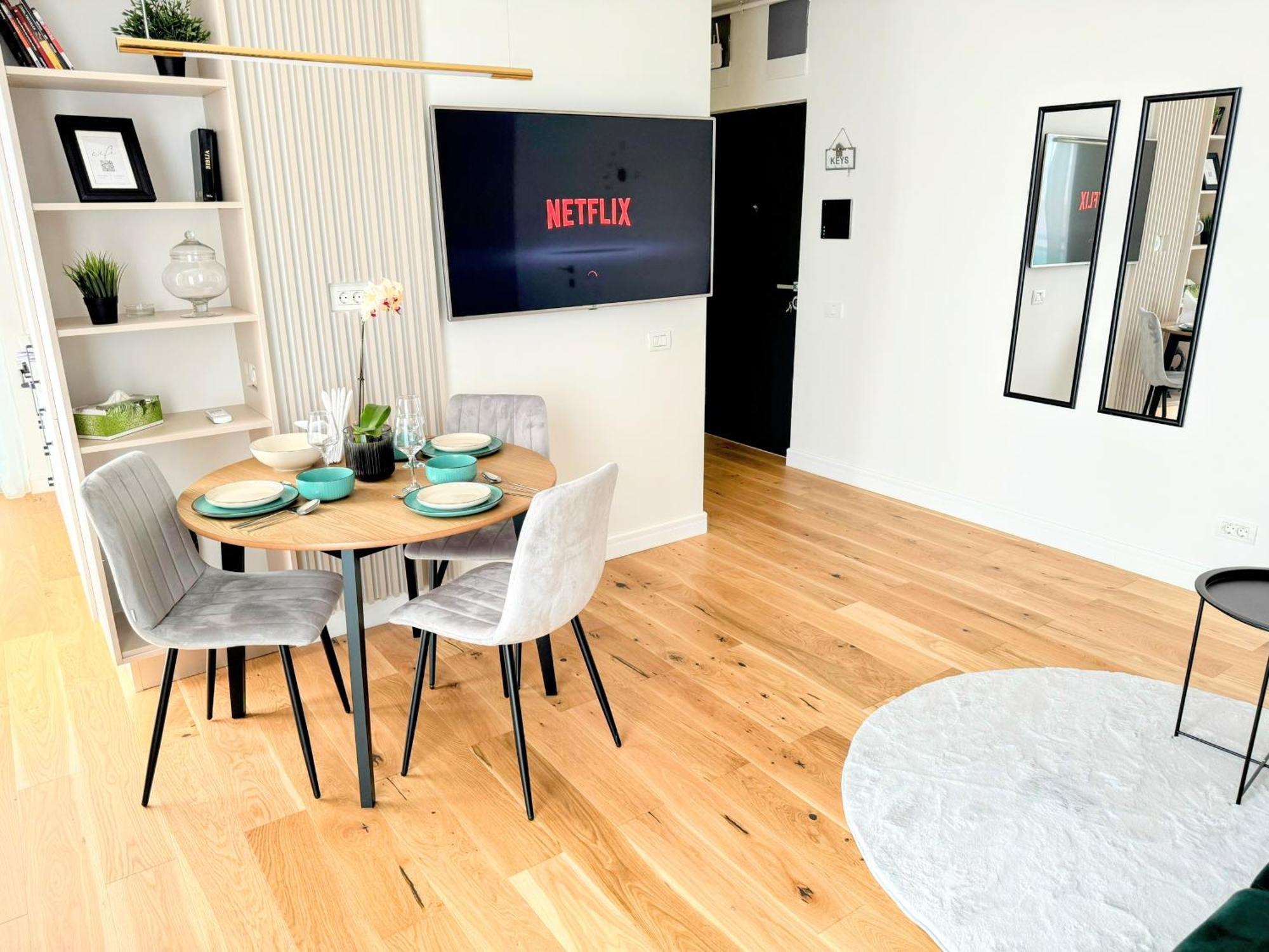 Stylish Apartment Getaway With Self Check-In And Free Parking Lot Arad Exterior foto